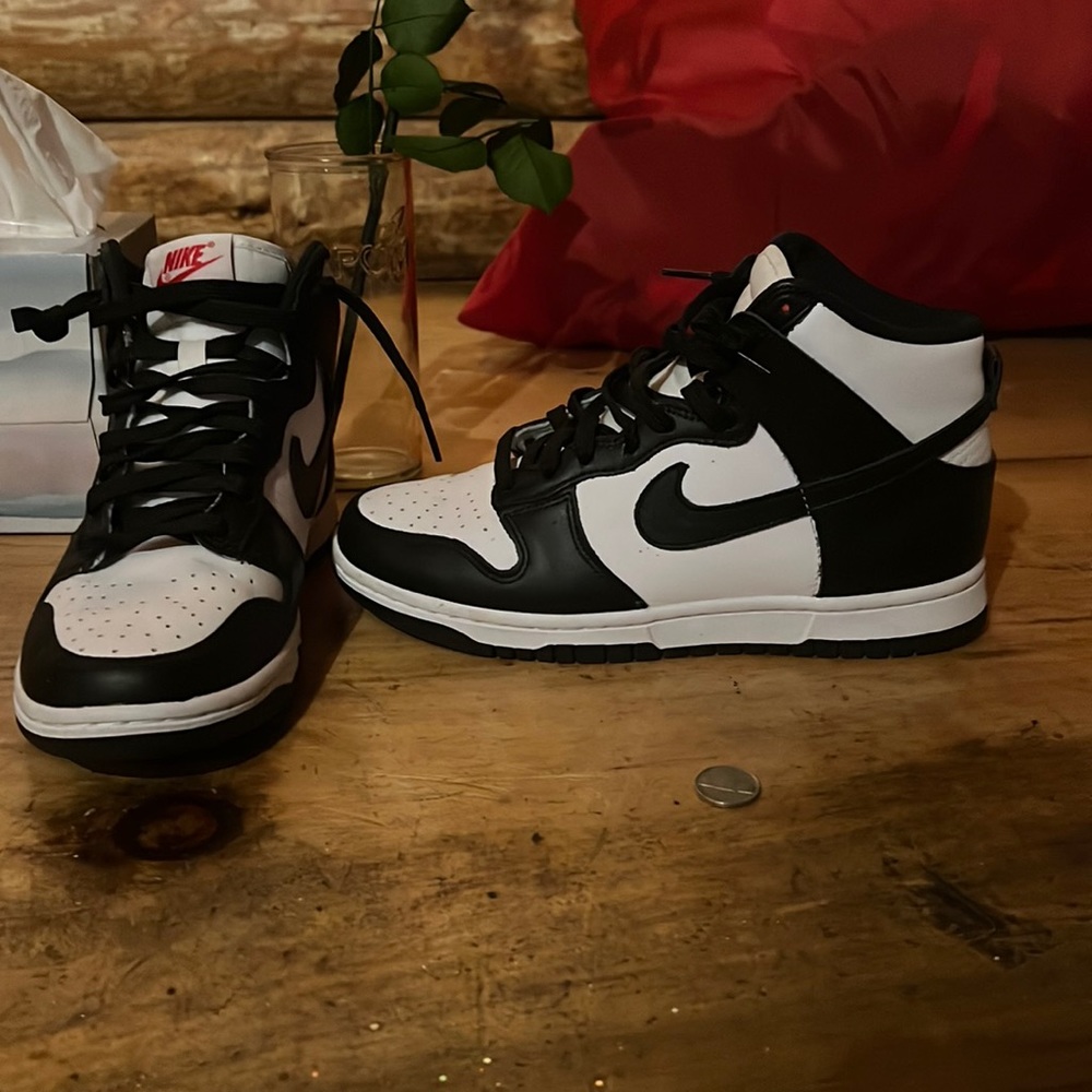 nike dunks ! great condition and rarely worn